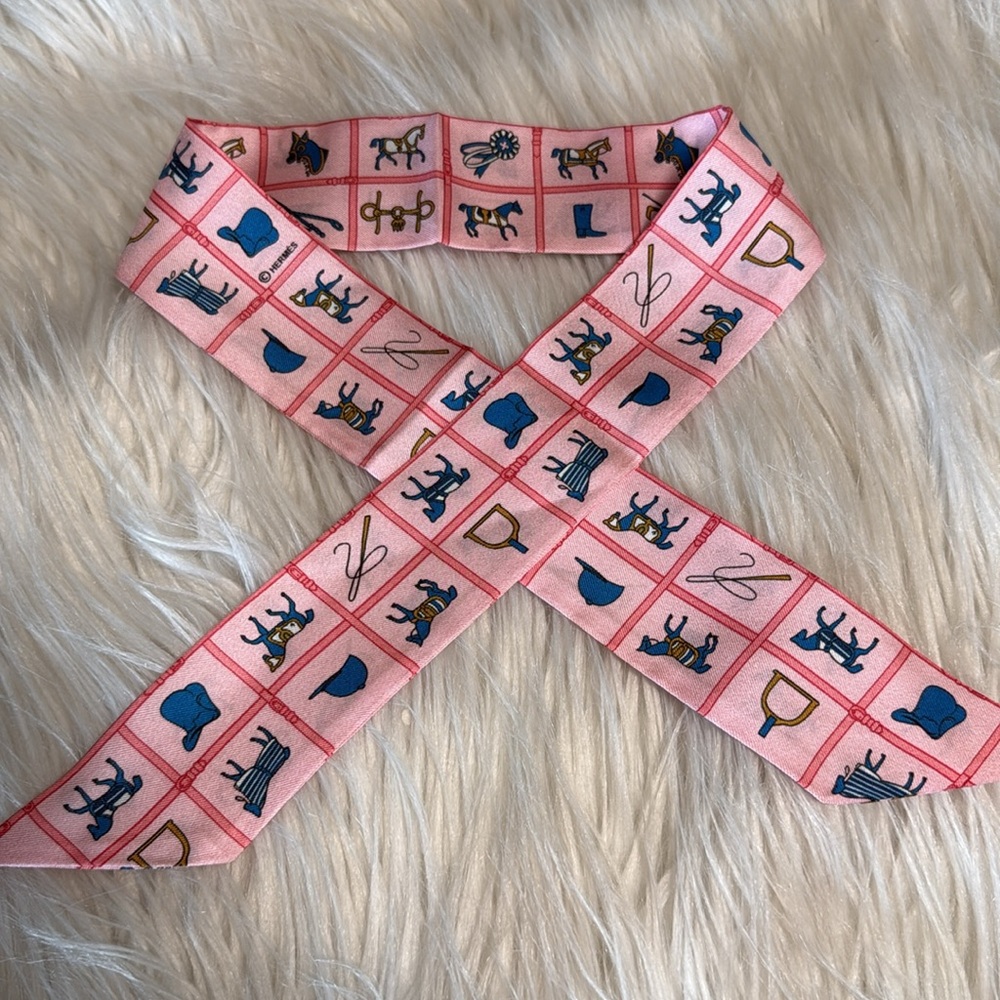 Hermes Twilly "COUVERTURES ET TENUES" (horsewear)